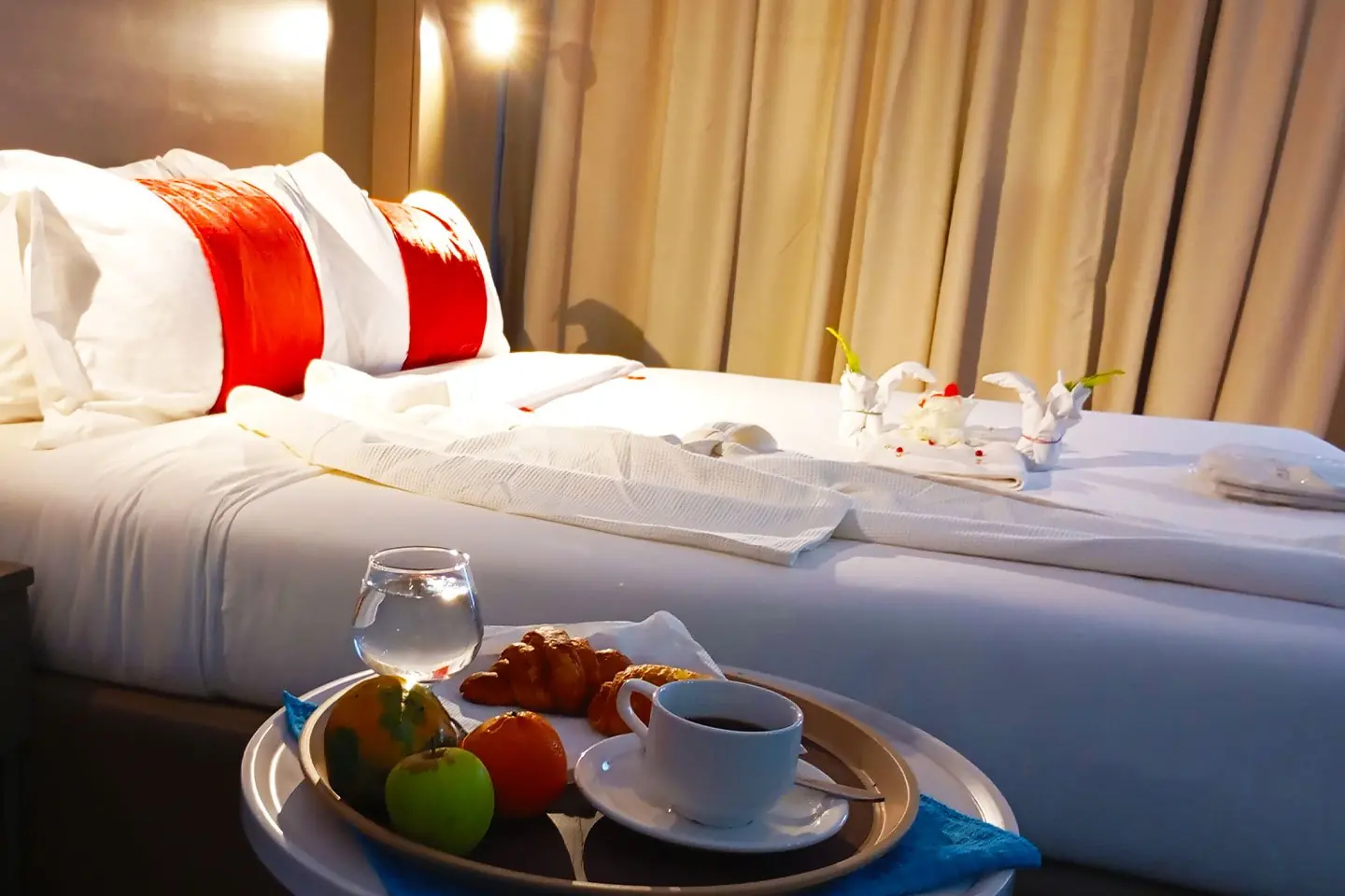 Petit-déjeuner servi en chambre